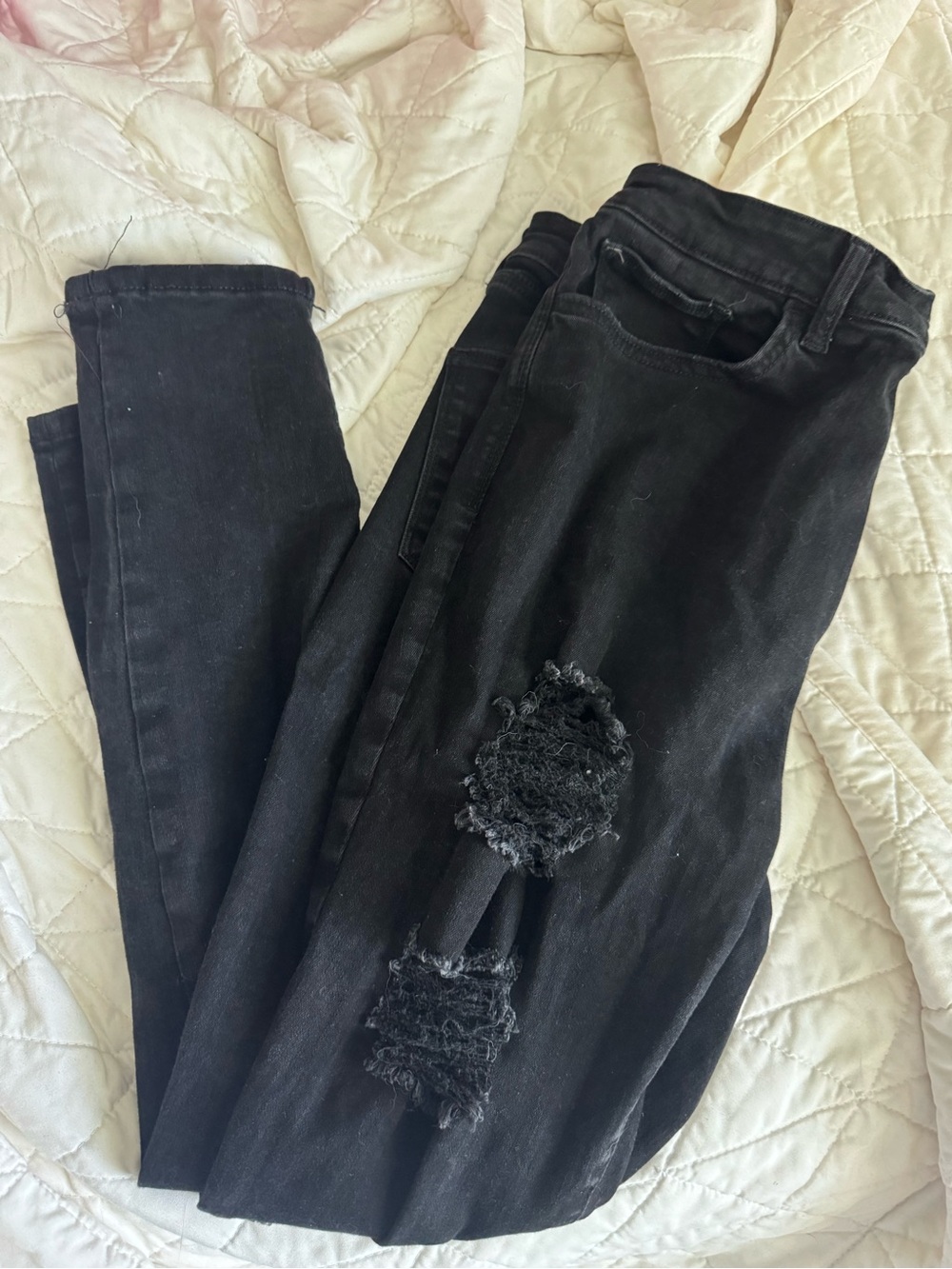 Arizona Jean Company Black Distressed Skinny Jeans
